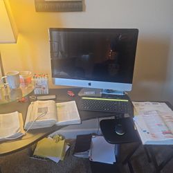 IMAC COMPUTER, WIRELESS  KEYBOARD  ,AND MOUSE  ,