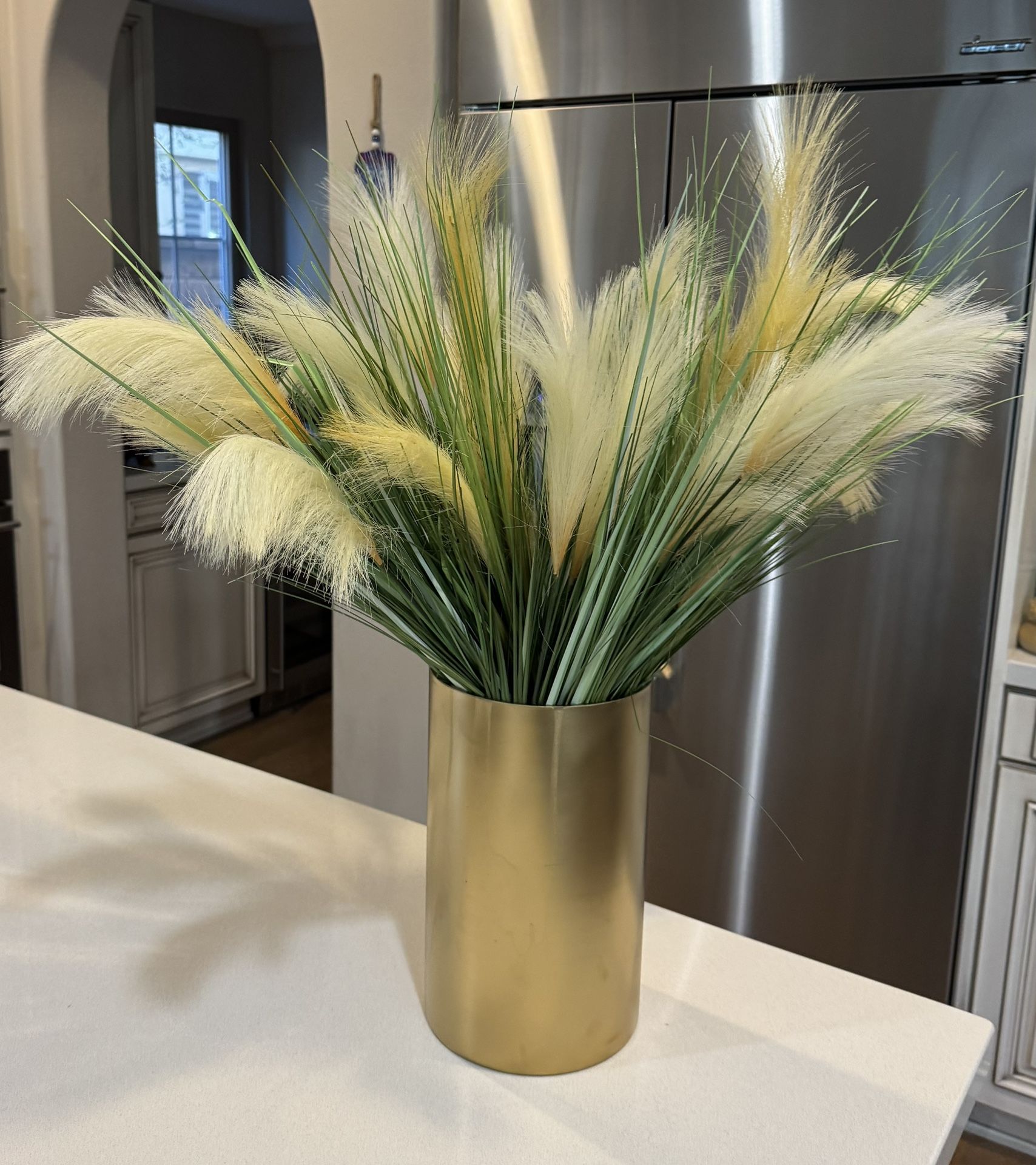 Beautiful Artificial Plants 6 Pack Faux Fake Grass Shrubs Plant Flowers  for House Home Indoor Outdoor Office Room Gardening Indoor Décor-White with G