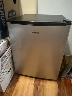 Galanz Mini Fridge