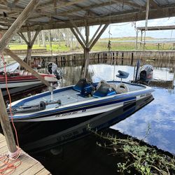 2004 PNS Blazer Tournament Bass Boat