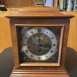 Vintage Seth Thomas mantel clock - battery powered