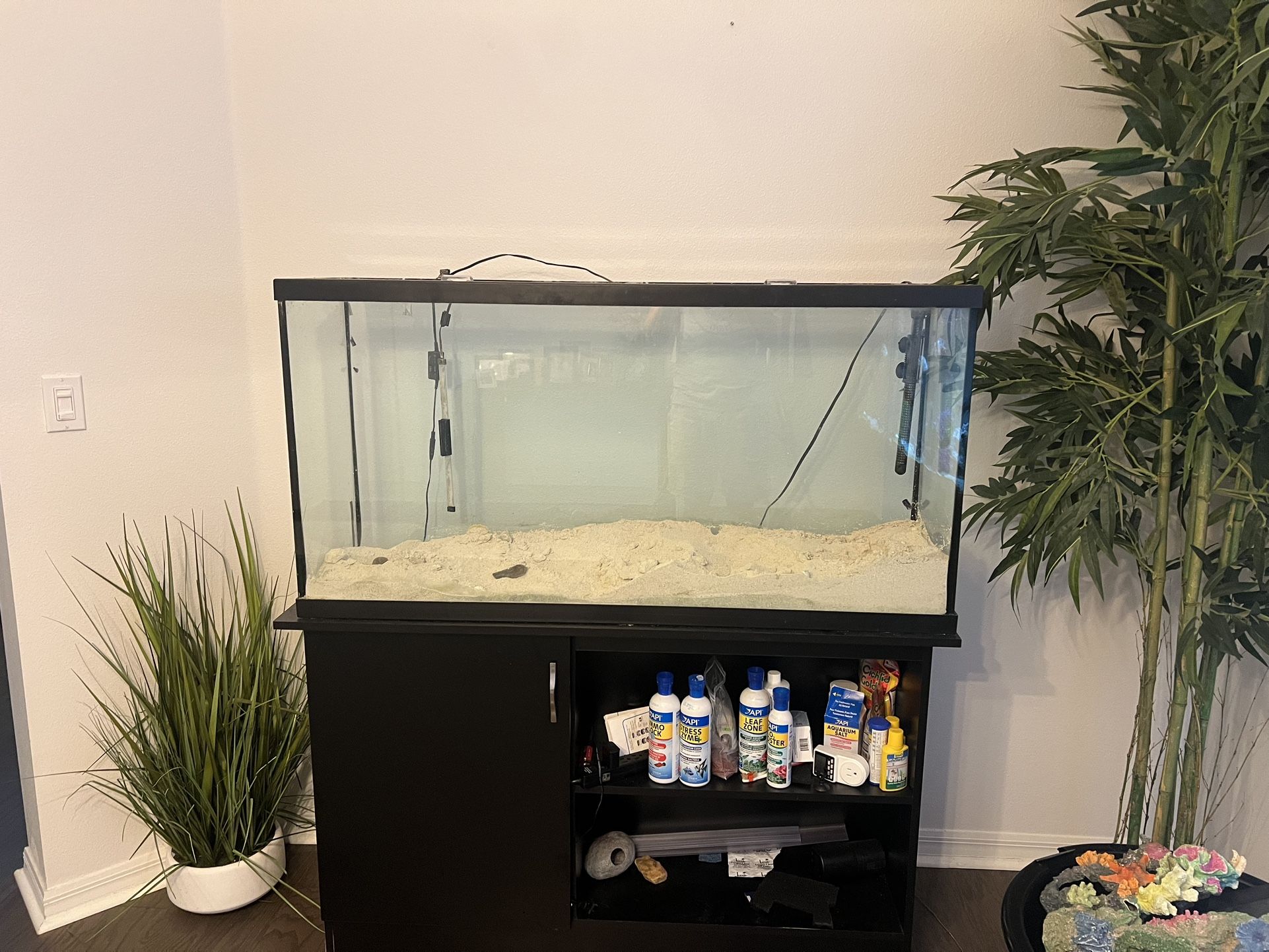 Fish Tank 70 Gallons/ Include Stand