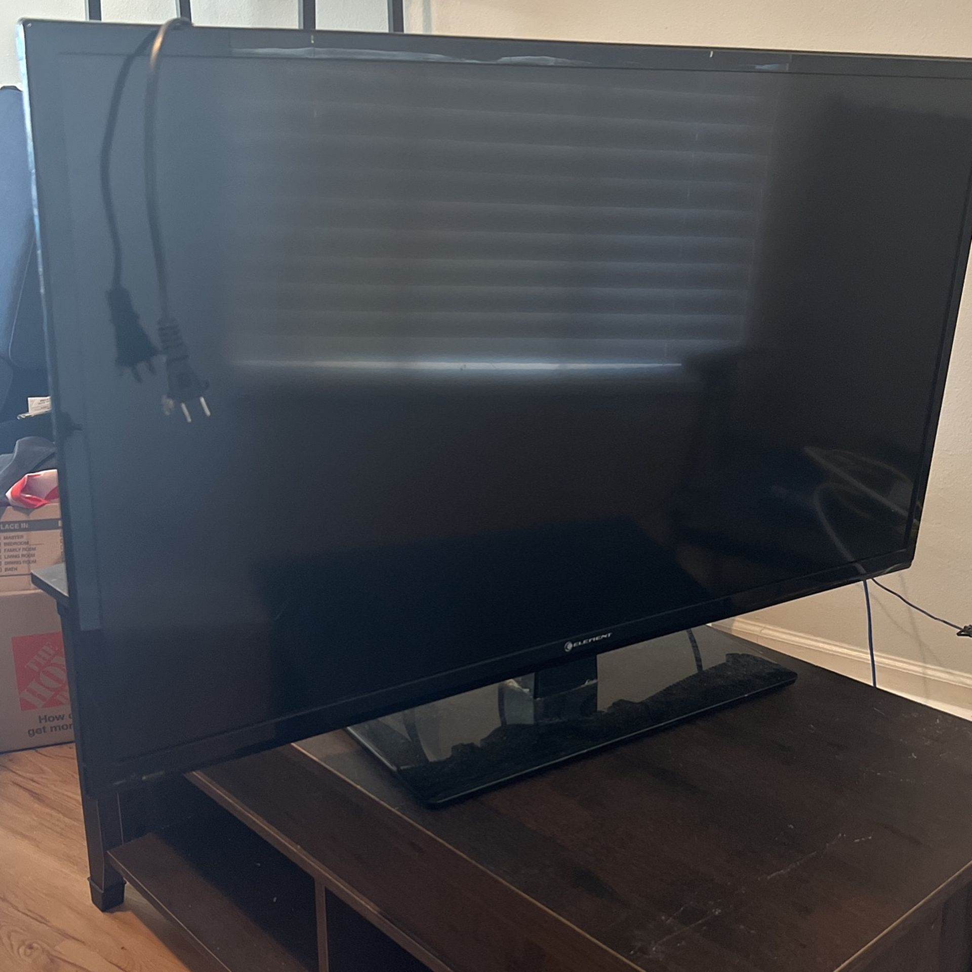 Element 40in Flatscreen