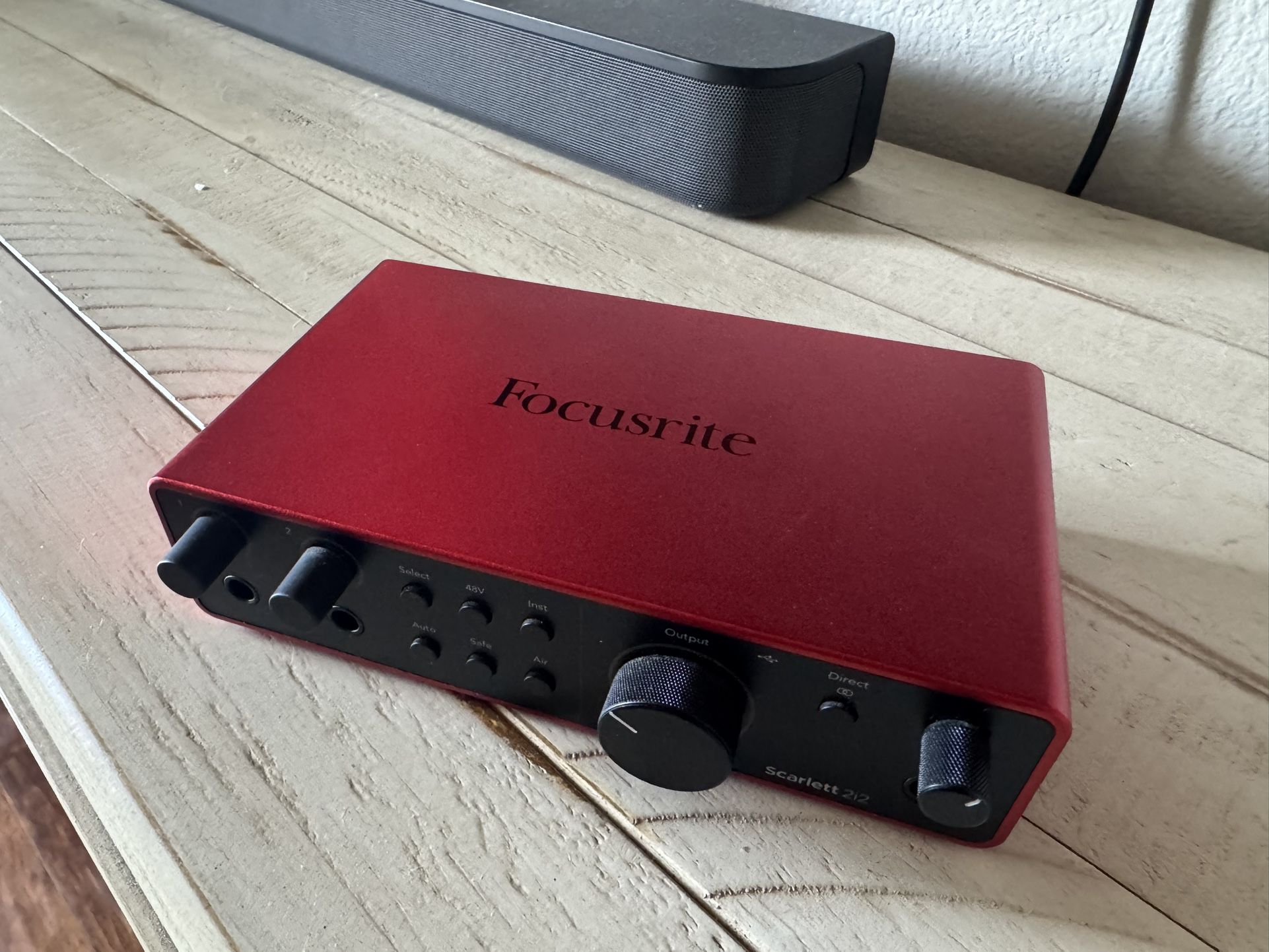 Focusrite Scarlett 2i2 (4th Gen) - Studio-Quality Audio Interface