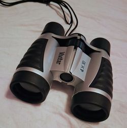 Vivitar 4x30 binoculars