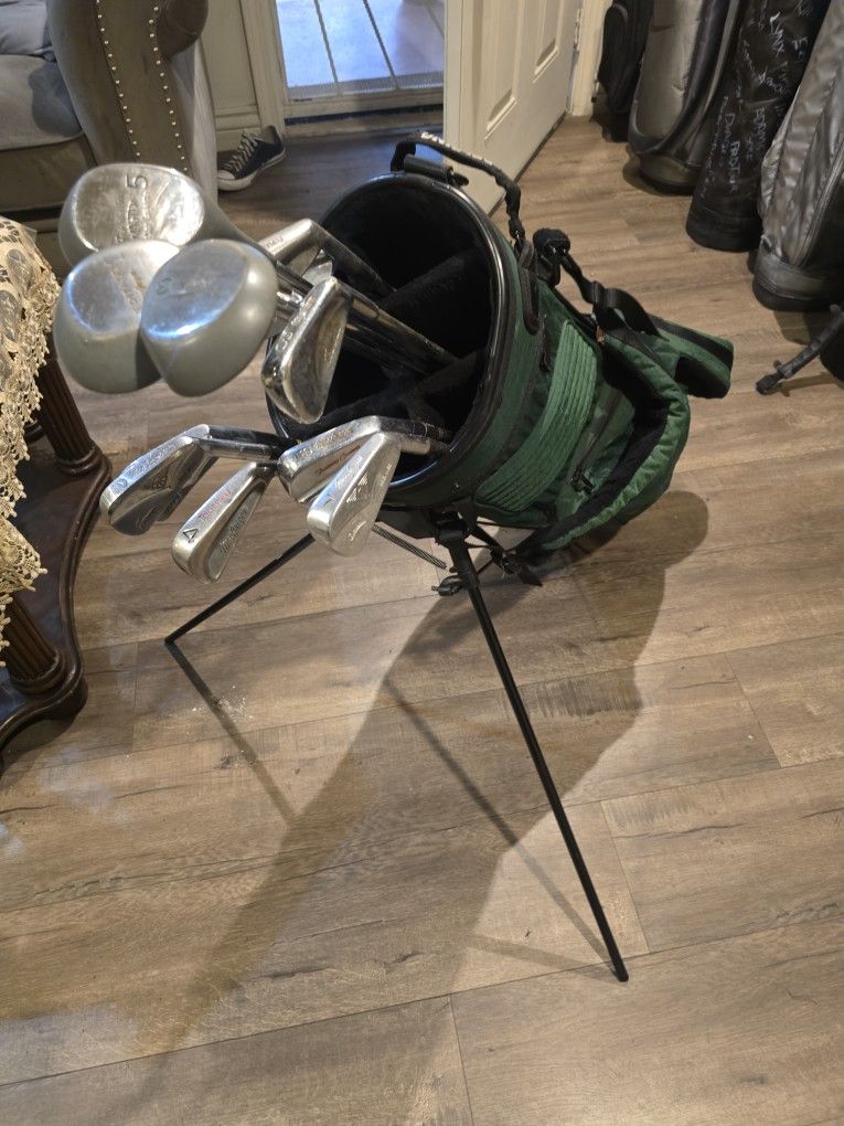 MACGREGOR GOLF CLUBS WITH BELDING STANDBAG (12 CLUBS SET)