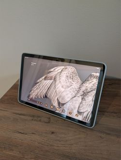 Google Pixel Tablet with Speaker Dock & Official Case - Mint Condition
