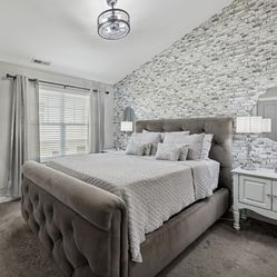 Havertys grey upholstered Queen size bed