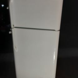 23 Cu Ft Fridgeair Refrigerator  Nice Garage Refrigerator 