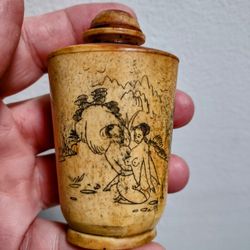 Vintage Nippon  Collection-Snuff  Bottle w/ lid.