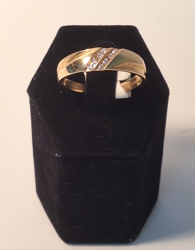Dimond Band Ring 14k 5.3g / .10 CTW
