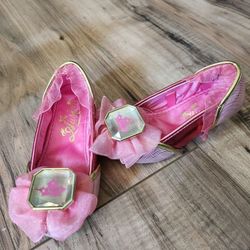 Semi Used Size 8/9 