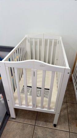 Cuna pequeña para bebé