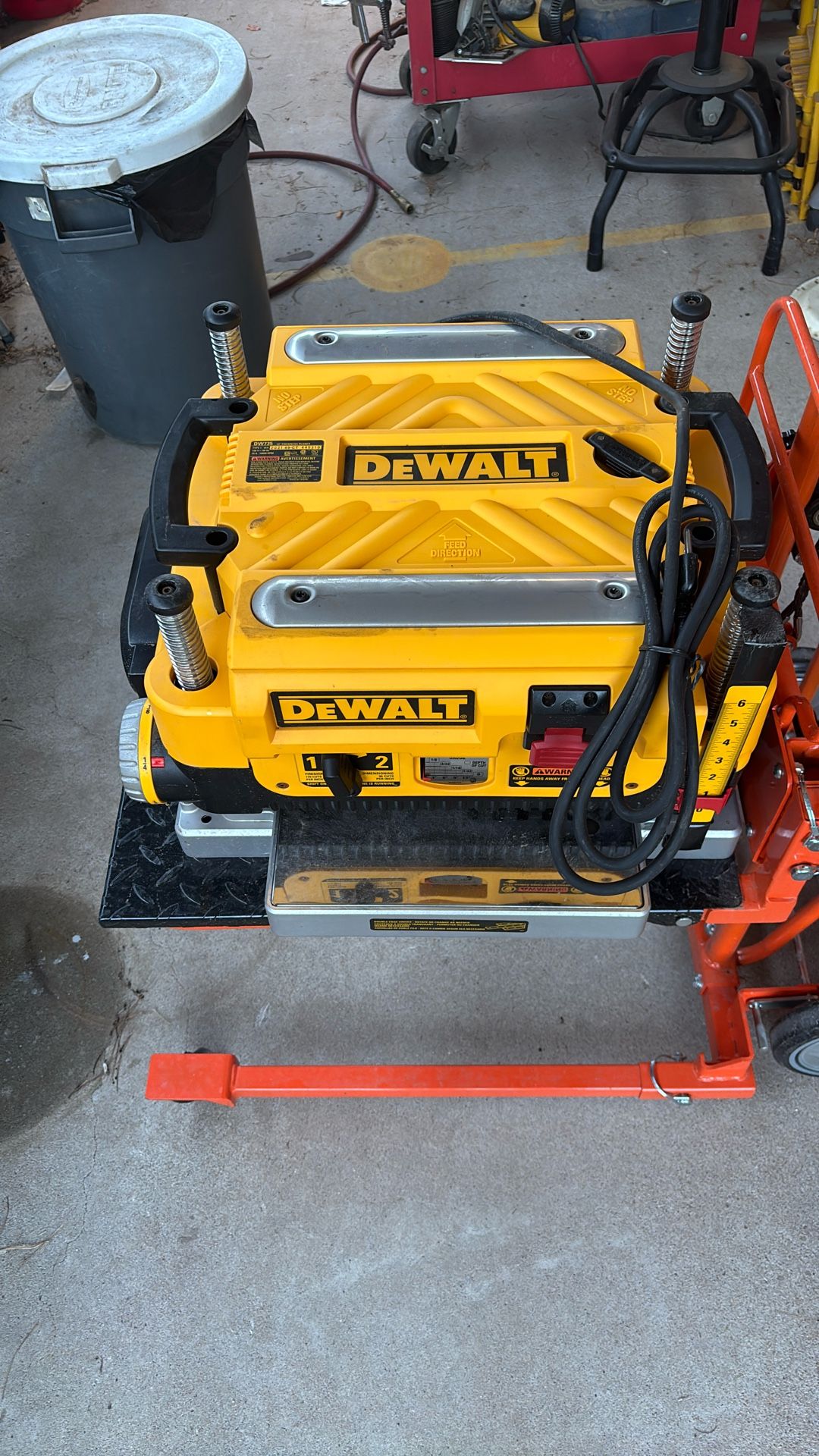 Dewalt DW735 Planer