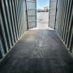 Moving? Need Storage? Shipping Containers are the solution! 🤩 Message for a FREE quote!
