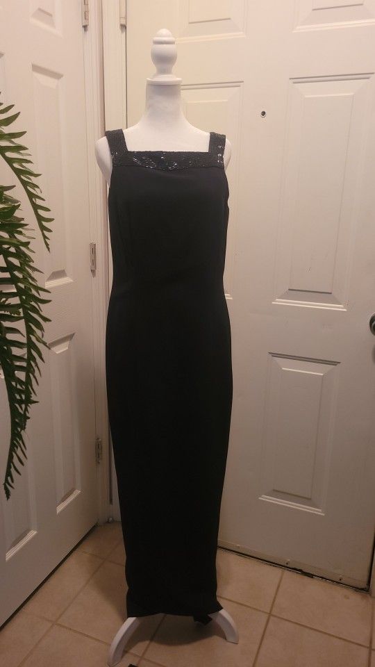 Evan Picone Black Gown - www.disolcolor.com Evan Picone Black Gown - www.disolcolor.com
