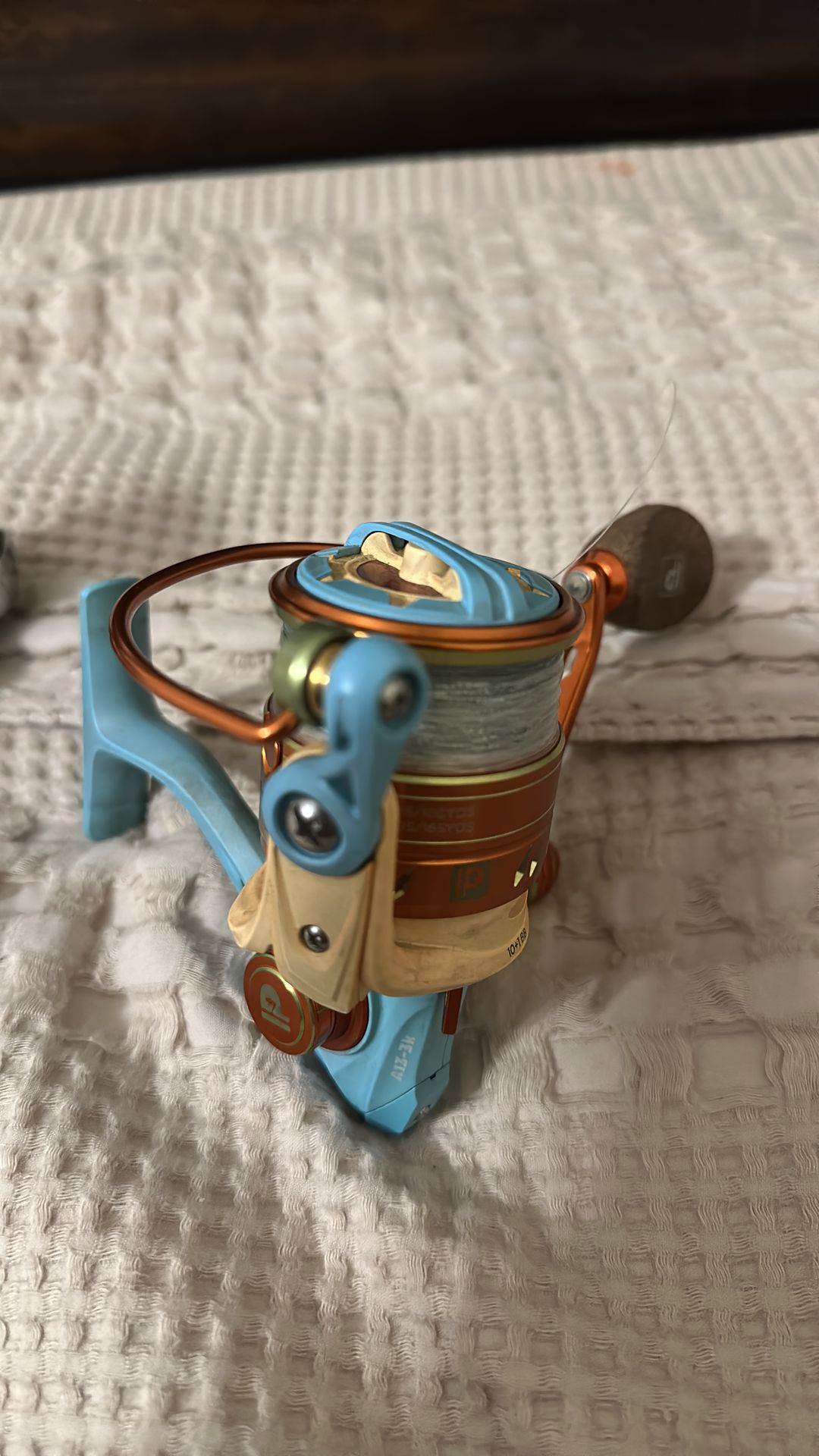 Fishing reels