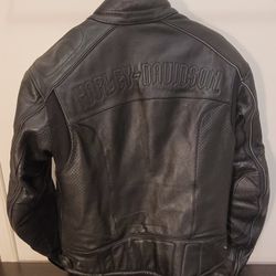 Medium Women’s Leather Harley Davison Jacket 