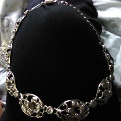 Silver Flower Choker