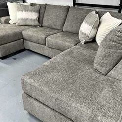 Beautiful Brand New Sectional!