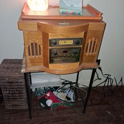 New York Paris Spirit Of St Louis Record Player/ Radio And Cassette