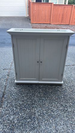 Wall Cabinet/Shelf