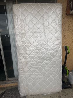 Twin mattress