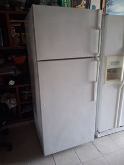 FRIDGE...WORKING GOOD 28 X 67 DELIVER X $