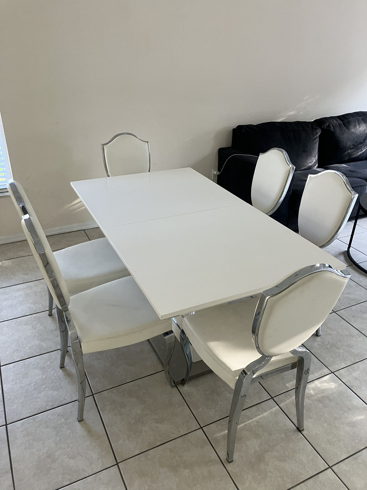 Dining Table & 6 Chairs STURDY & ELEGANT MOVING SALE