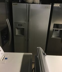 Samsung stainless side by side refrigerator/ warranty/ delivery and installation are available