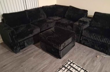 6pcs Sectional Sofa w/cupholders & charging station