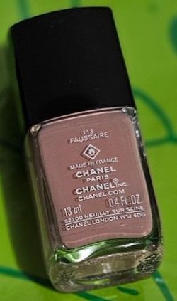 Chanel Le Vernis Longwear Nail Colour 113 Faussaire Rosy Beige New