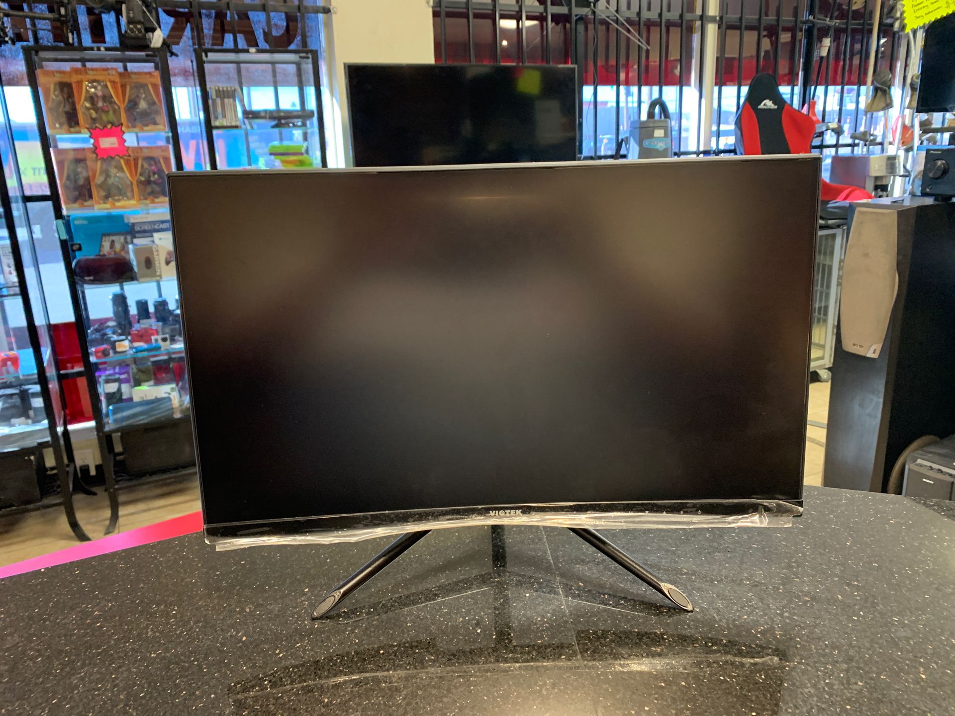 Curved viotek monitor 102368-2