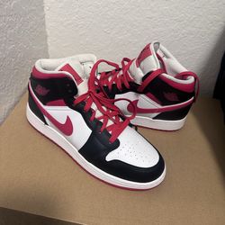 Nike Air Jordan 1 Mid