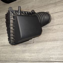 2017-25 CHRYSLER PACIFICA 3.6L ENGINE AIR CLEANER INTAKE FILTER HOUSING BOX OEM
