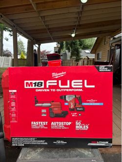 Milwaukee M18 FUEL 1-1/8" SDS Plus Rotary Hammer with Dust Extractor Kit