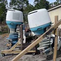Pair of 2002 Honda BF130A Outboard Engines