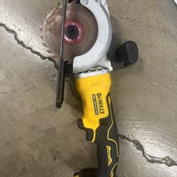 $105 Dewalt Circular Saw 4/12 Inch Brushless Wireless 20v Tool Only Working And Tested 