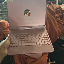 Blue tooth iPad Keyboard 