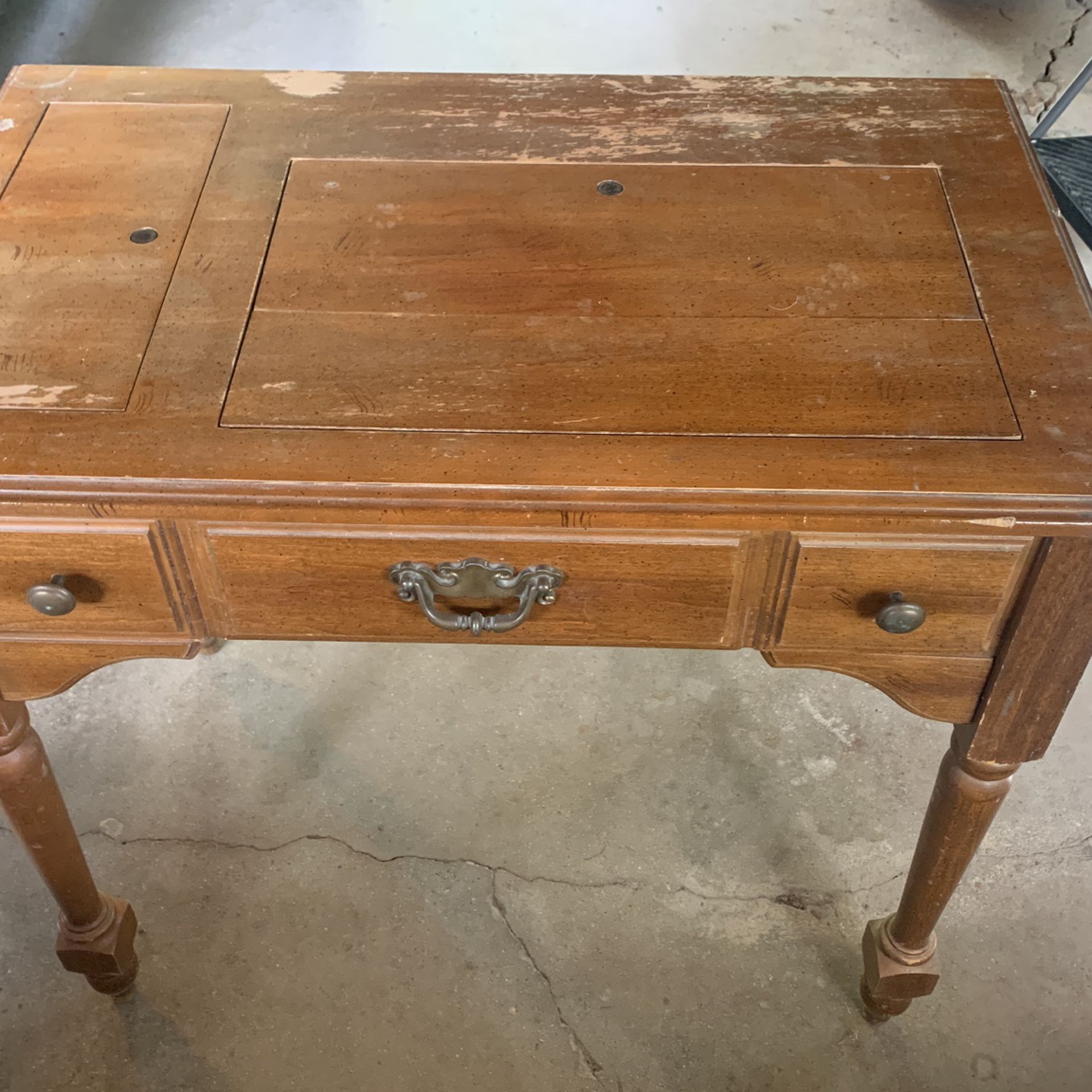 Free Sewing Machine Table