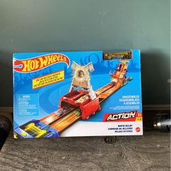 Hot Wheels Rapid Relay Race Track Playset Car Included CFC30 BGJ24
