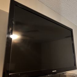 46 inch 1080p Samsung TV
