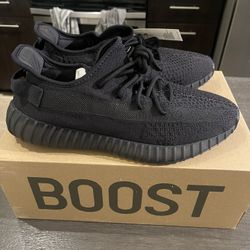 Brand New Yeezy Boost 350 V2 Onyx Size 12