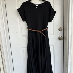 Elizabeth And Nicole Black Pleated Dress size XL