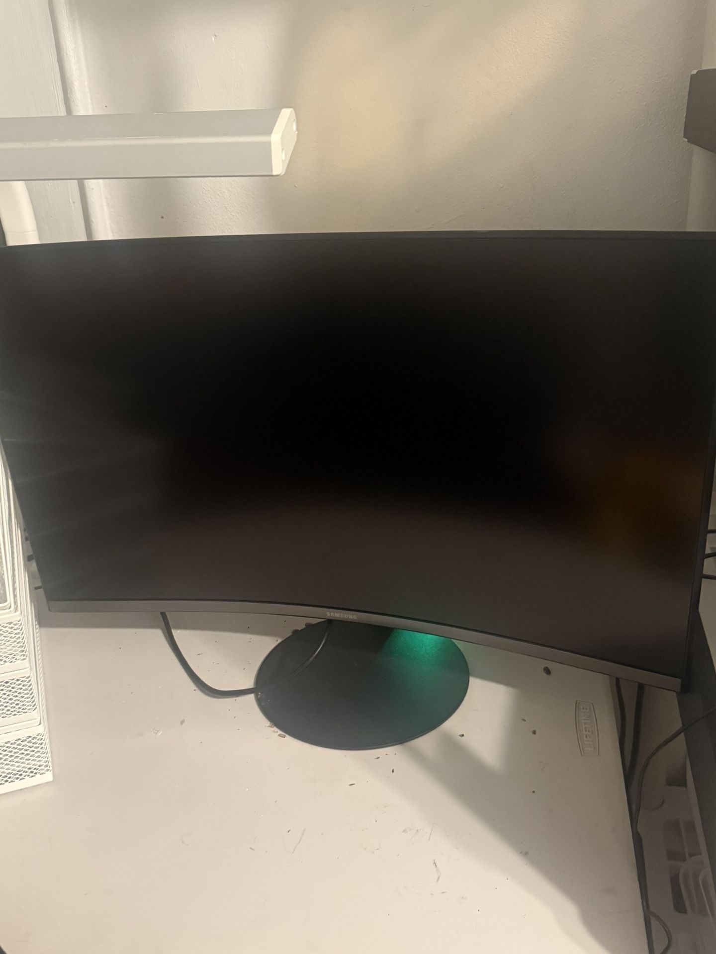 computer monitor used for short periods of time