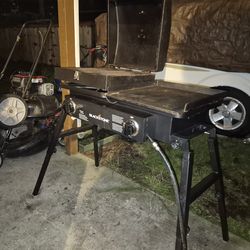 Blackstone grill and griddle collapsible fold up combo.