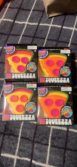 NeeDoh Squeezza Pizza Squish