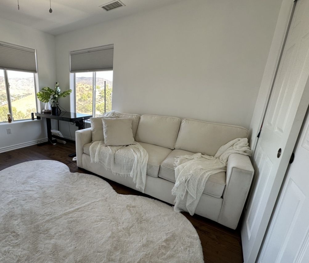 Off White Couch With Fold Put Bed (foam Memory Mattress) Very Comfortable.