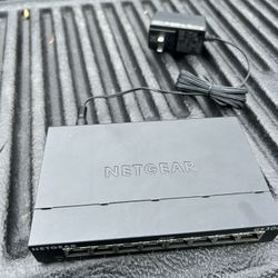 Netgesr Router