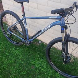29 ER Cannondale Mountain Bike 